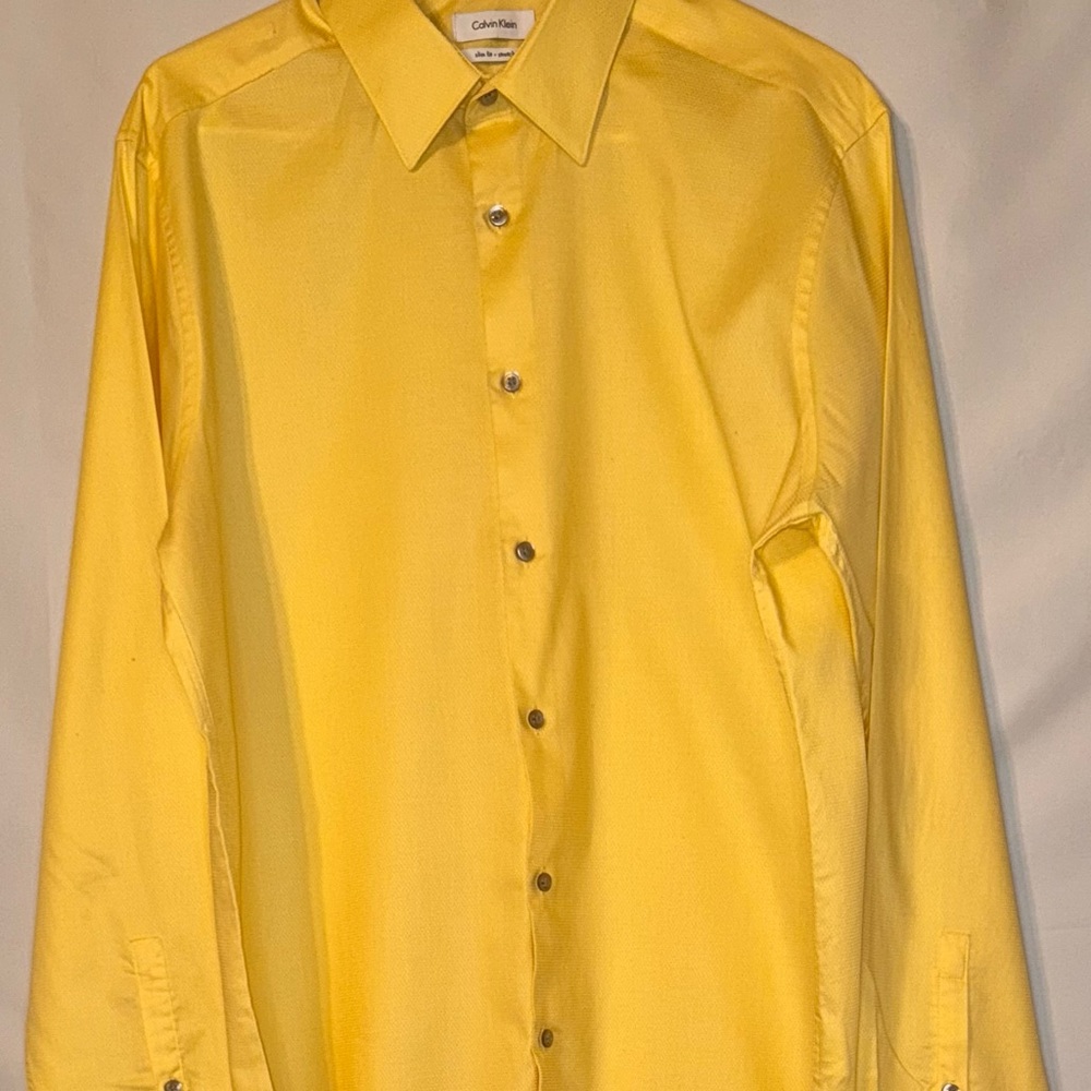 Calvin Klein
Size:L 16-161/2 34/35
Color: Yellow